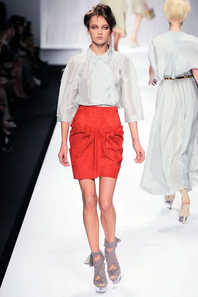 Look 9